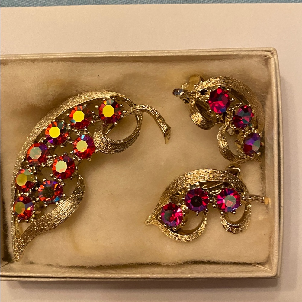 Aurora Borealis Jewelry Set - Brooch and Earring Set Vintage - Picture 7 of 7